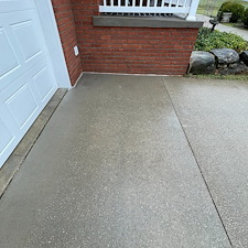 Tallmadge-Residential-Pressure-Washing-on-brick-house 4